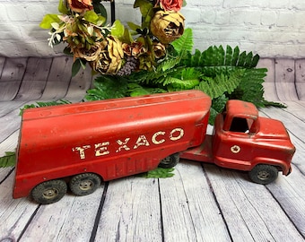 Caminhão-tanque Texaco vintage de aço prensado da década de 1950
