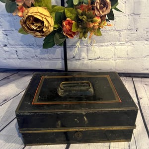 Vintage Metal Cash Box