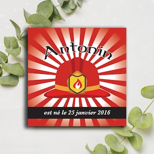 Baby-Ankündigungskarte "Kleiner Feuerwehrmann" Modell Feuerwehrhelm rot und schwarz Thema