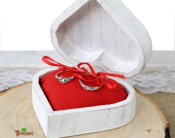 Alternative RINGBOX from HOLZ heart ring pillow for wedding rings Shabby Chic White with GRAVUR pesonalized Rustic wedding ring box nature