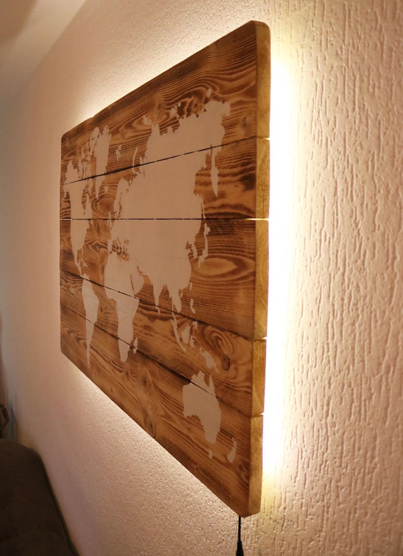 WELTKARTE auf HOLZ mit LED Beleuchtung Wandbild