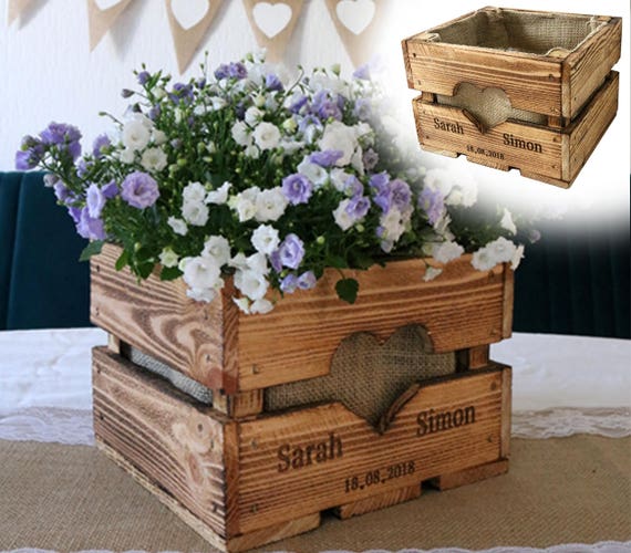 Personalisierte BLUMENKISTE aus Holz • HOCHZEITSGESCHENK für das Brautpaar • Holzgeschenke für Jahrestag Jubiläum • Blumentopf Geschenkkorb