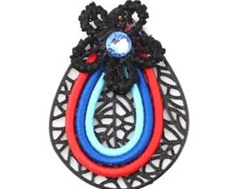 1 pendentif goutte estampe noire rouge bleu fleur