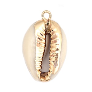 1 shell pendant 15 mm beige and gold cowrie shell