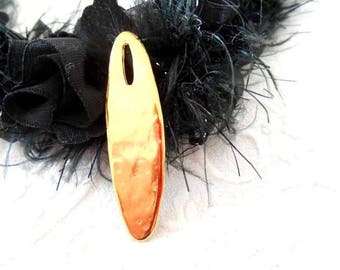 x 1 pendant 50 mm textured gold tone metal charm.