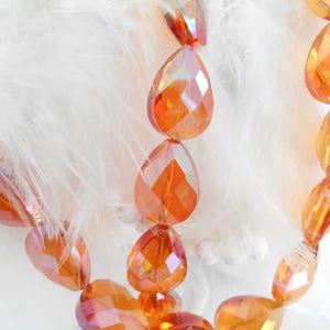 Un lot de 2 perles gouttes en verre facettes orange AB. image 2