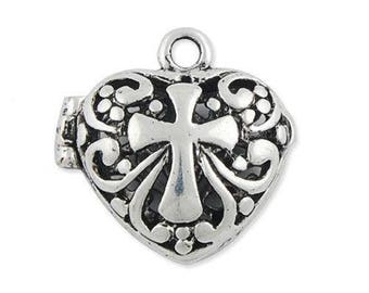 1 pendentif cage coeur ciselé croix métal argenté