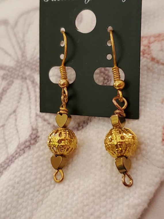 Saudi gold dangling earrings deals