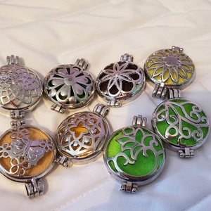 Decorative silver aromatherapy Essential Oil Diffusing Pendant holistic oil diffusing locket necklace aromatherapy diffusing necklace