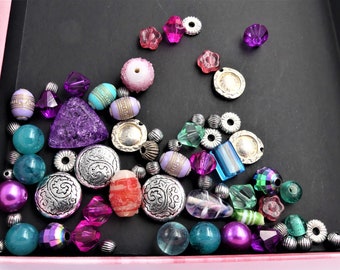 Mélange de perles, sac de 50 grammes, acrylique, verre, métal argenté, rose, vert
