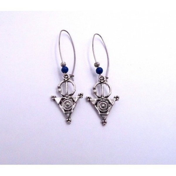 Boucles d'oreilles ethniques, touareg, laiton argenté, perles os bleu nuit, fait main, bijou femm