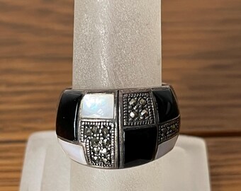 Checkerboard Ring Mother of Pearl Marcasite Black 925