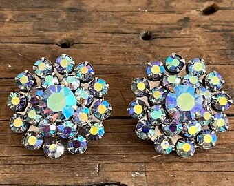 Vintage Weiss Rhinestone Clip Earrings Aurora Borealis Cluster