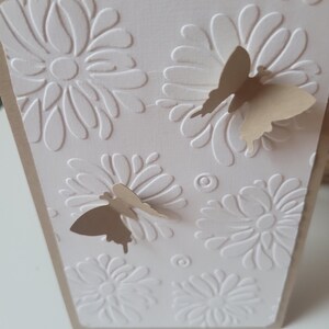 Carte faite main , félicitations mariage anniversaire fleurs et papillon afbeelding 5
