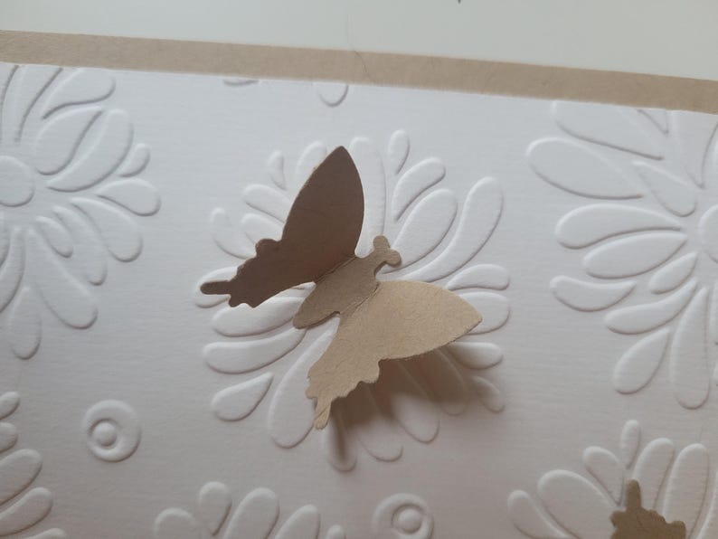 Carte faite main , félicitations mariage anniversaire fleurs et papillon afbeelding 3