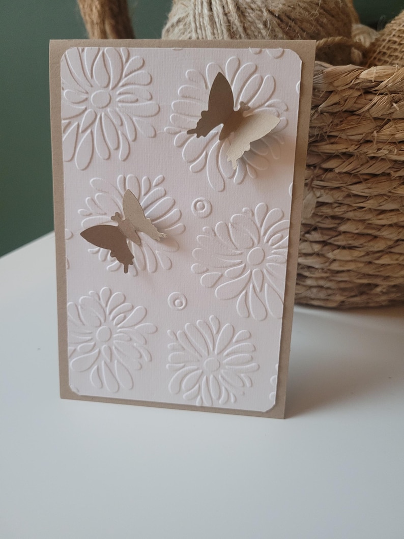 Carte faite main , félicitations mariage anniversaire fleurs et papillon afbeelding 1
