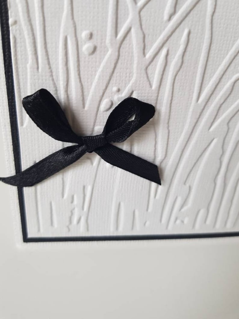 Carte de condoléances noir et blanc deuil simple élégant image 3
