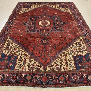 Vintage Heriz Rug 7&#39;11&#39;&#39; x 10&#39;10&#39;&#39; Red Wool Tribal Hand-Knotted Oriental Carpet