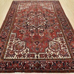 Heriz Rug 8&#39;1&#39;&#39; x 10&#39;10&#39;&#39; Red Wool Vintage Tribal Hand-Knotted Oriental Carpet