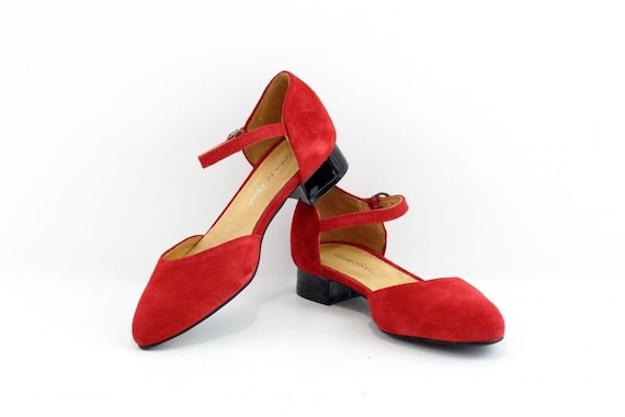 low heel red shoes