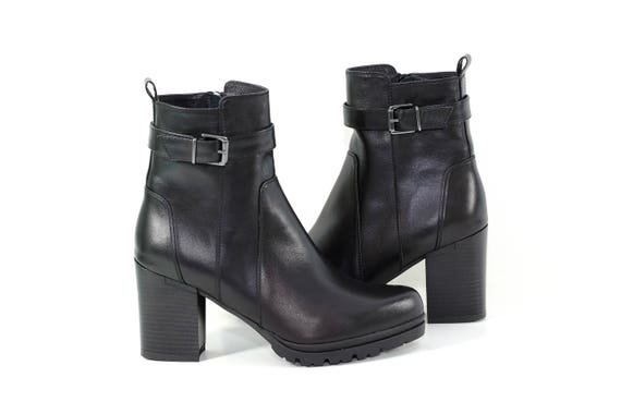 comfortable black leather ankle boots