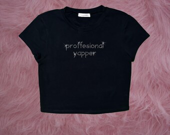 Top corto profesional Yapper con pedrería / Camiseta de bebé con estampado estético Y2K / Camiseta con eslogan personalizado con pedrería / Camiseta divertida con meme Yapper