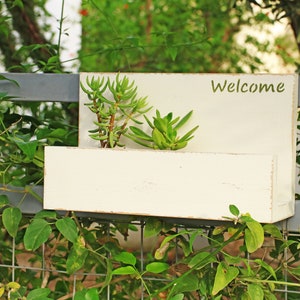 letrero de puerta personalizado / letrero de madera de bienvenida / organizador de entrada con ganchos / porta llaves de madera / regalo de bienvenida / letrero familiar personalizado / imagen 1