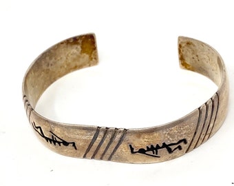 Pulsera de puño nativo americano de color plata vintage