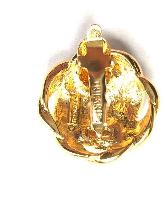 Vintage Trifari gold and cream enamel round knot … - image 2