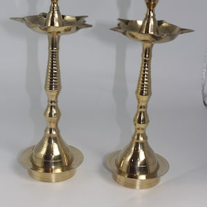 Standing Brass Metal Kerala Samai Diwali Deepak for Puja Traditional Panchmahal Pooja Deepam Diya Oil Lamp Kutthu Vilakku Dia Deepawali