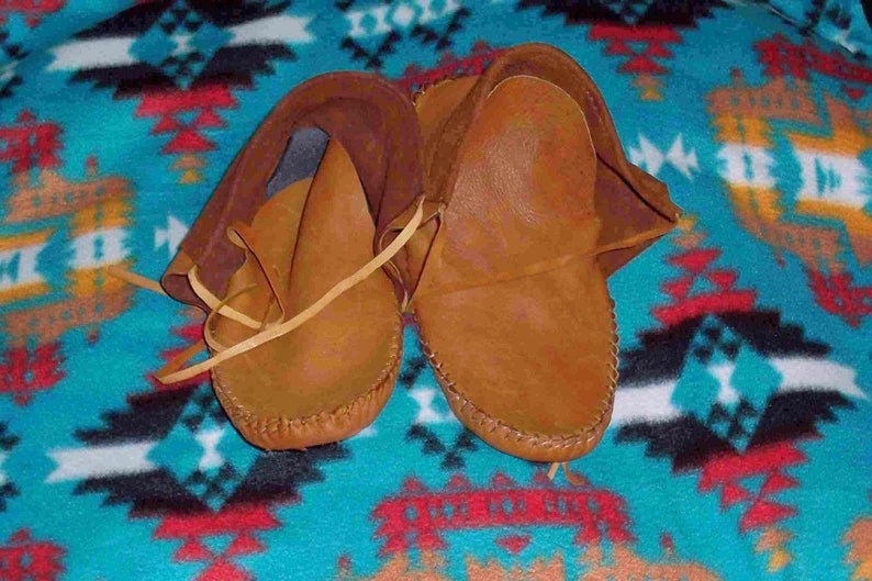 Native American Authentic Brown Deerskin Leather Moccasins Size 9 Unisex