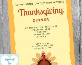 Könnte beinhalten: Einladung zum Thanksgiving-Dinner mit einer Truthahn-Illustration. Die Einladung enthält den Text "Thanksgiving Dinner" und Veranstaltungsdetails. Das Design ist in Gelb-, Orange- und Brauntönen gehalten, mit dem Text "Download, Edit and Print Instantly!!!"