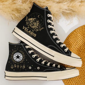 Velaris broderade Converse-skor, City Of Starlight Night Court-skor, ACOTAR Converse-sneakers, Court of Thorns And Roses-skor