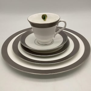 Waterford Kells Platinum 5 Piece Place Setting / 1999-2003 Retired / NOS