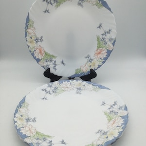 Vintage Arcopal France Florine  Pattern / Set of 4 Dinner Plates / 10.25” / Opal Glass / France / Discontinued