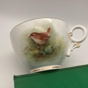 Royal Worcester Jumbo Breakfast Cup Hand Painted Wren William Powell c1942–1948