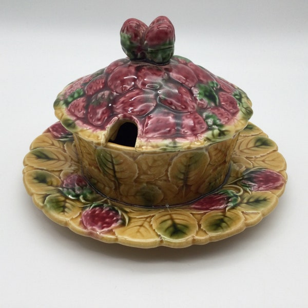 Vintage Sarreguemines France Majolica / Covered Strawberry Jam Pot / 1920-1950