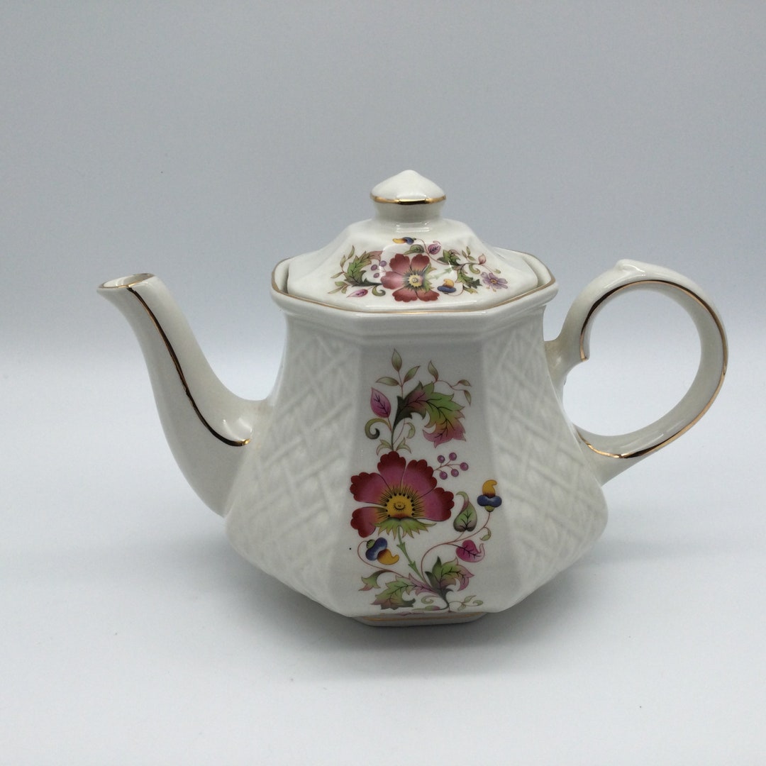 Vintage James Sadler / Windsor Octagonal Lattice Teapot / Pink Flowers