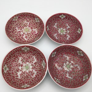 Jingdezhen China / Mun Shou Famille Rose Rice Set of 4 Sauce / Dip Bowls