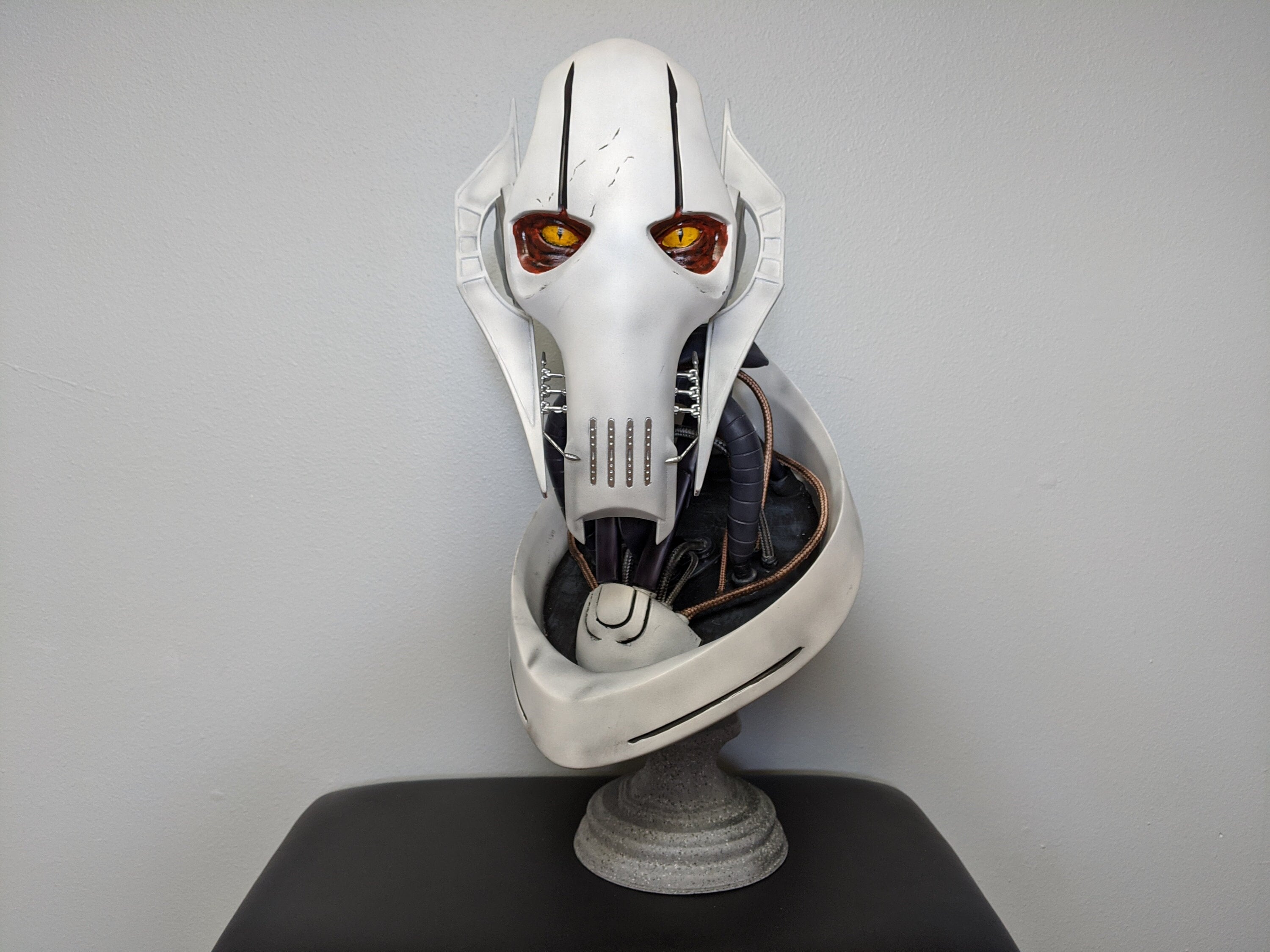 Preços baixos em General Grievous Star Wars Estatuetas, estátuas e Bustos