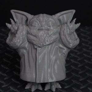 Standing Grogu - Arms Up - DIY