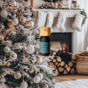 Sweet + Fresh - FROSTED TREE - Fir + Cedar + Peppermint + Clove - Blend of natural essential oils. Aromatherapy