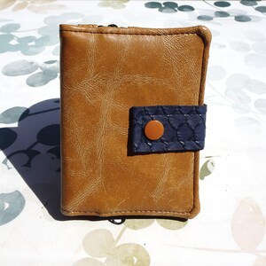 Porte-monnaie et porte carte en simili cuir caramel, entièrement doublé  – Création artisanale
