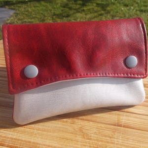 Porte monnaie 2 poches à pressions en simili cuir bordeaux effet vieilli et simili gris argenté, entièrement doublé - Création artisanale