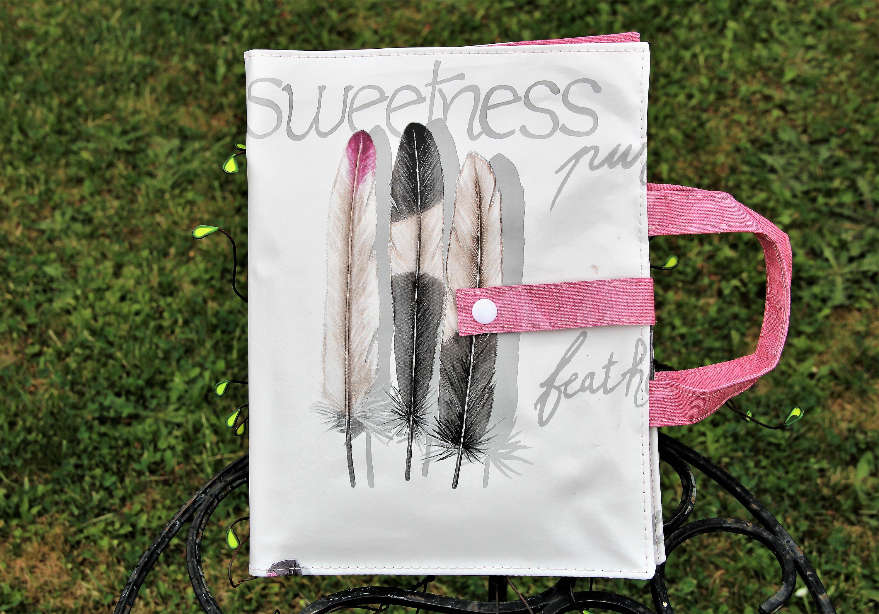 Pochette Pour Kit Coloriage en Toile Cirée Plumes - Création Artisanale