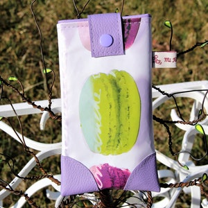 Etui à lunettes ou à portable en toile cirée motifs « Macarons », entièrement doublé  – Création artisanale