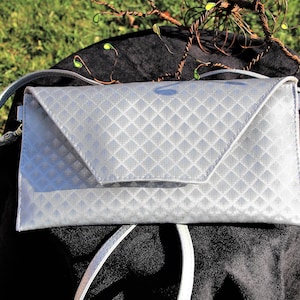 Evening pouch in faux leather silver diamond pattern, fully lined - Handcrafted creation