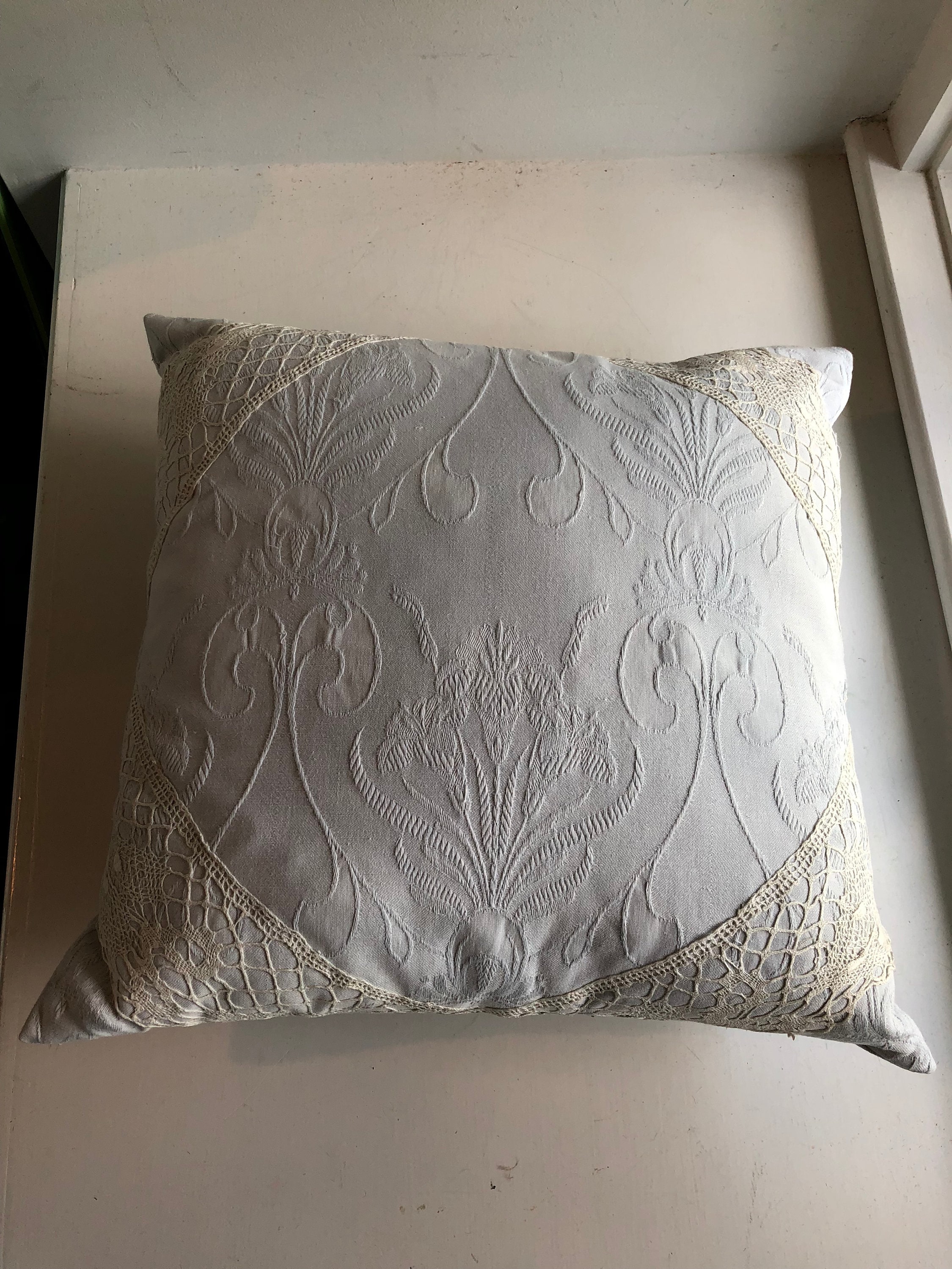 antique throw pillows