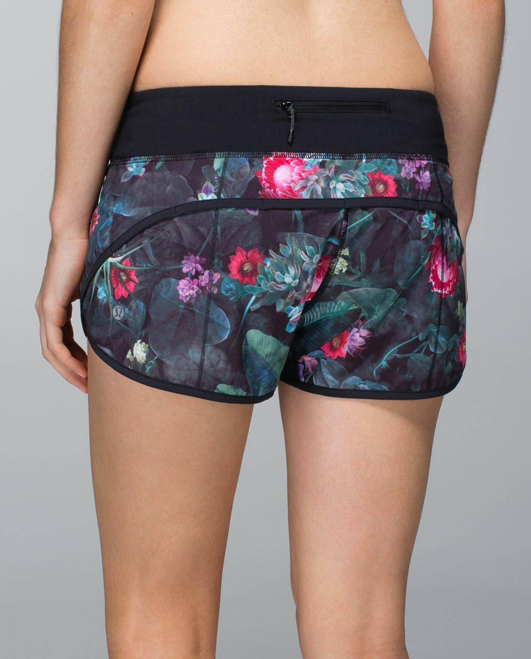 Lululemon Size 4 Speed Short 4-way 