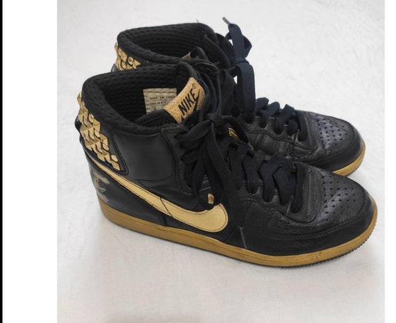 nike black studs